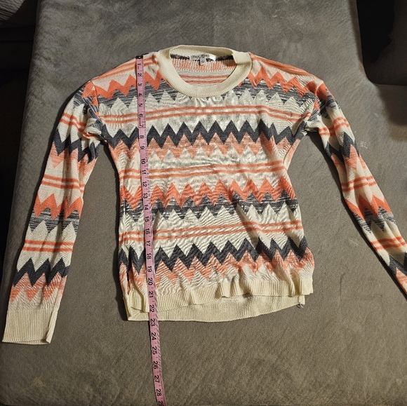 Chevron Patterned Sweater - Picture 2 of 4